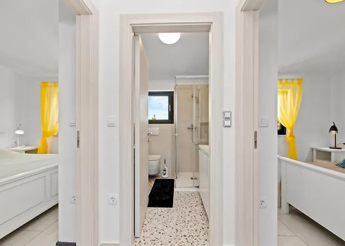 Valentina Sole Пула